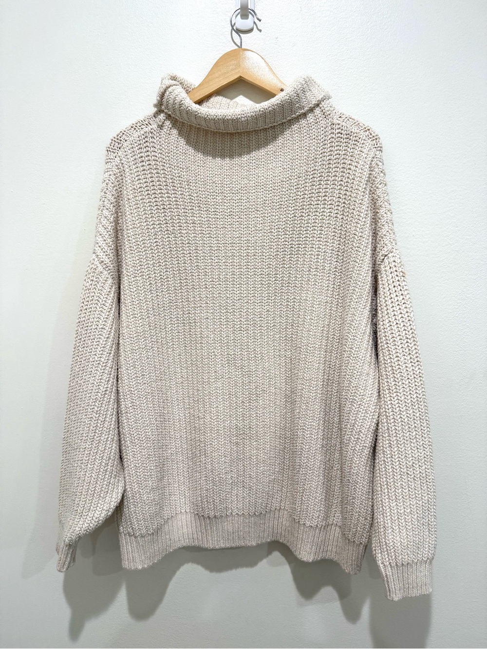 Free People Ivory Cable Knit Cotton Chunky Cowl Neck Oversized Sweater Medium - Picture 10 of 11